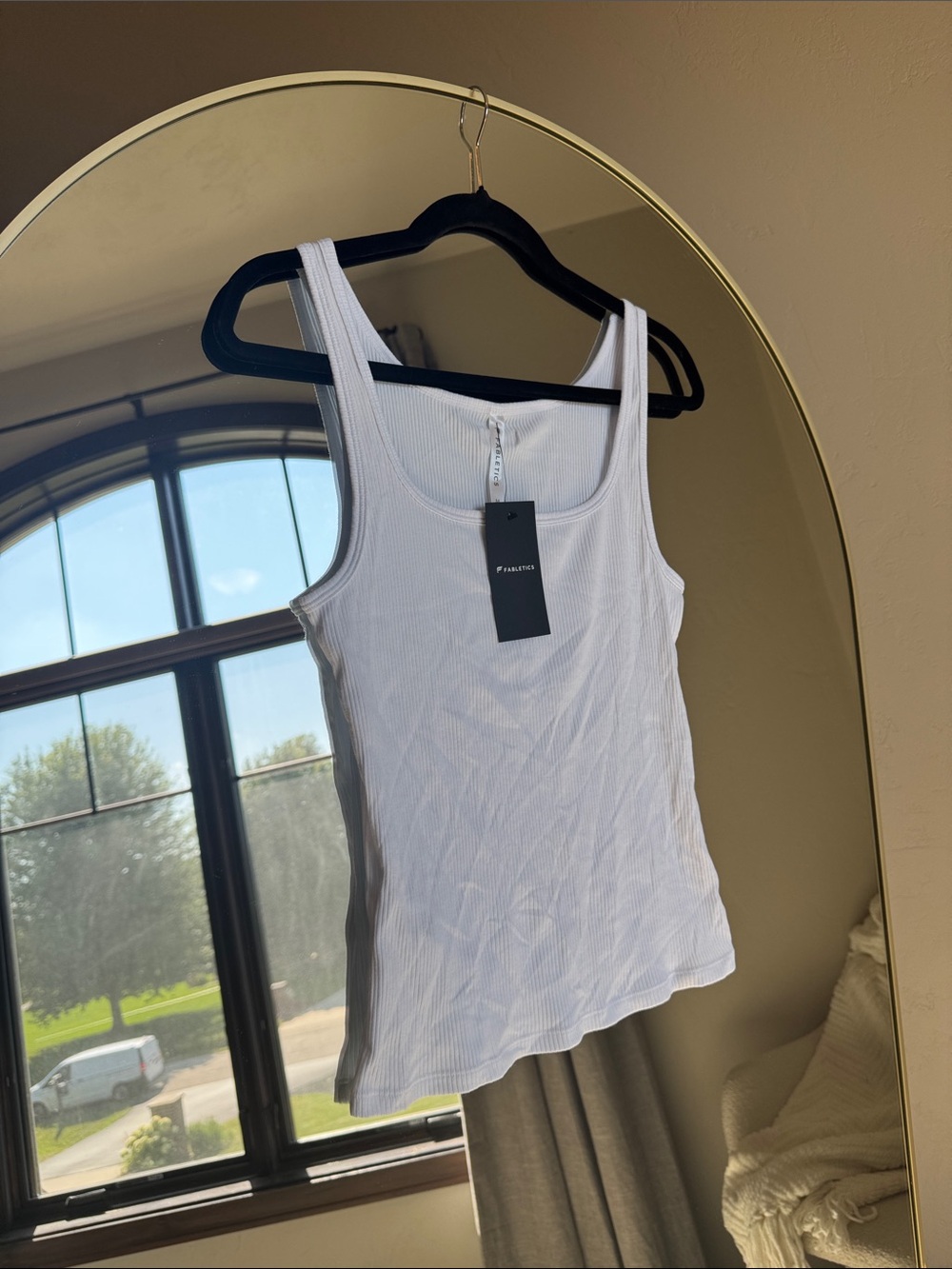 Fabletics White Ribbed Scoop Neck Tank - Picture 3 of 3